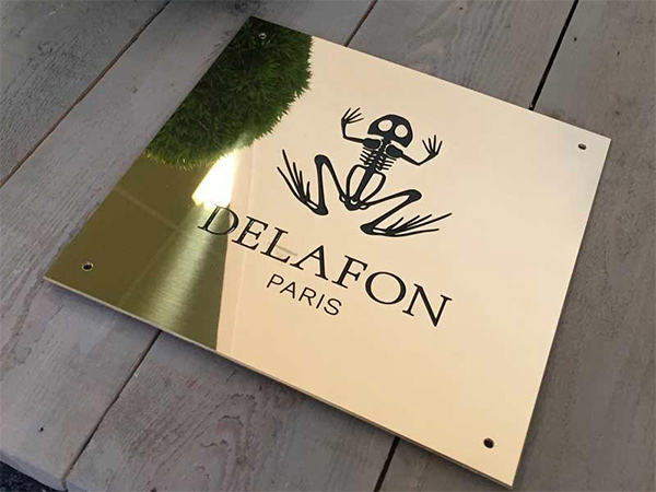 plaque-laiton