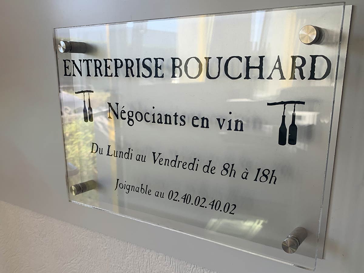 Plaque gravée plexiglas pour entreprise